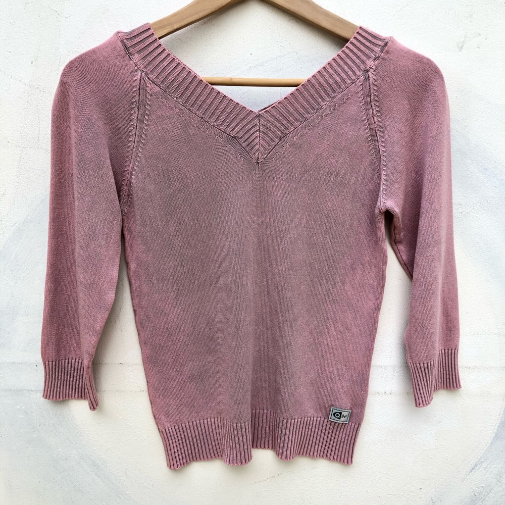 Italian Brand Q be Pink V neck 3/4" Stretch Top